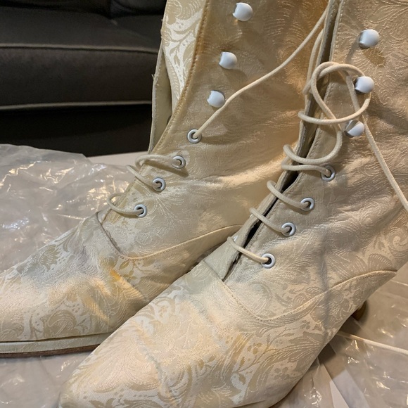 Kenneth Cole Shoes - Women’s Wedding Boots